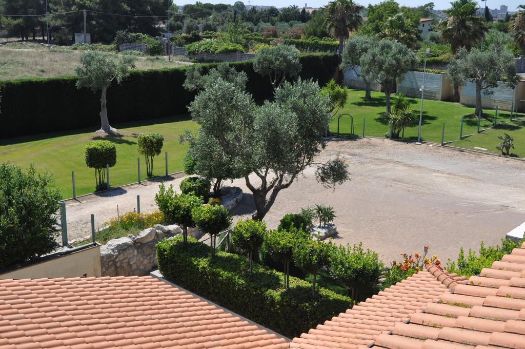 Bed & Breakfast Giardini Di Marzo Lecce Kültér fotó